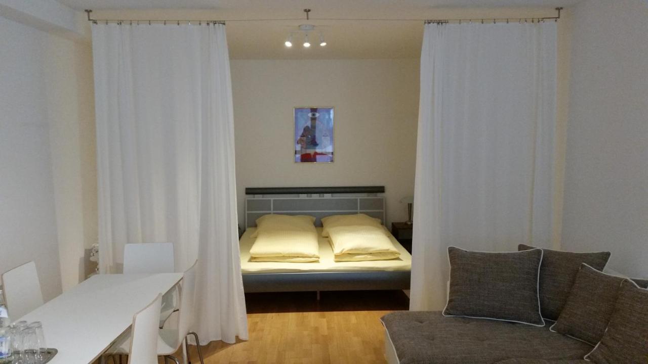 Familienfreundliche Apartments Am Park Wurzburg Bagian luar foto