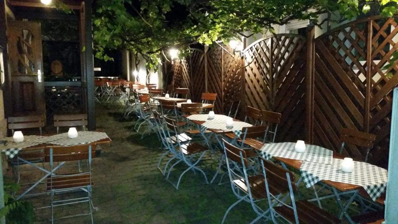 Familienfreundliche Apartments Am Park Wurzburg Bagian luar foto